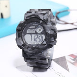 Outdoor 30M Waterproof Sports Men Watch Couple Fashion Popular Men&#39;s Multi-Functional LED Electronic Watchs For G Style Shock